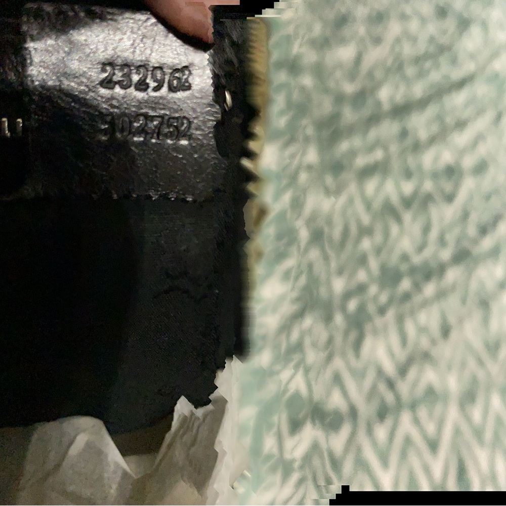 Gucci Hobo bag with dust bag and authenticity card bought in holt renfrew - Picture 8 of 10